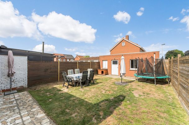 Instapklare HOB met 3 slaapkamers en garage te Oostrozebeke! - Photo 1