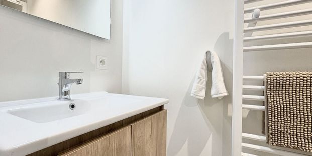 Appartement te huur in Brussel voor € 1.200 met 1 slaapkamer - Photo 1