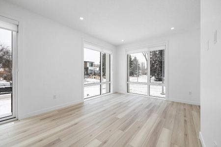 Edmonton Unfurnished townhouse Rental in Idylwylde - Contemporary Three Bedroom Suite In Mature Neighbourhood - Photo 2