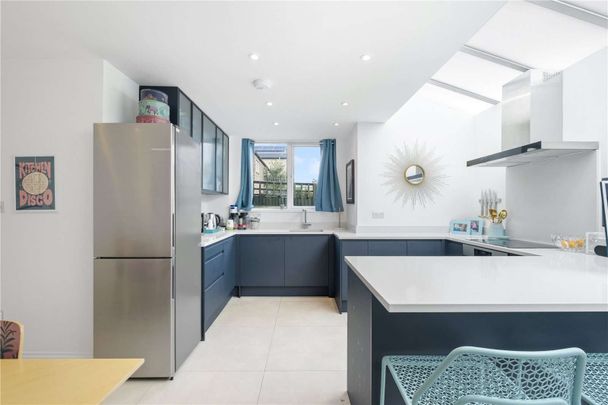 Halston Close, London, SW11 6RH - Photo 1