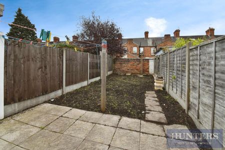 2 bedroom House To Let Total Size: 684 SQ FT - Photo 3