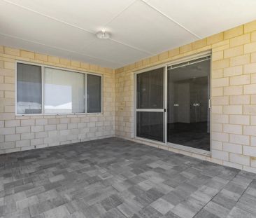 38 Eremophila Street, Sinagra. - Photo 1