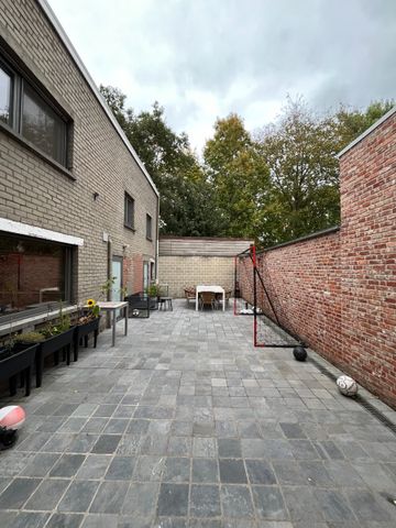 Volledig gerenoveerde woning met 4 slaapkamers! - Foto 4