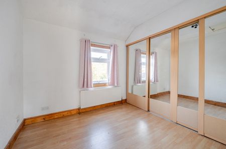 2 bedroom semi-detached house to rent - Photo 5