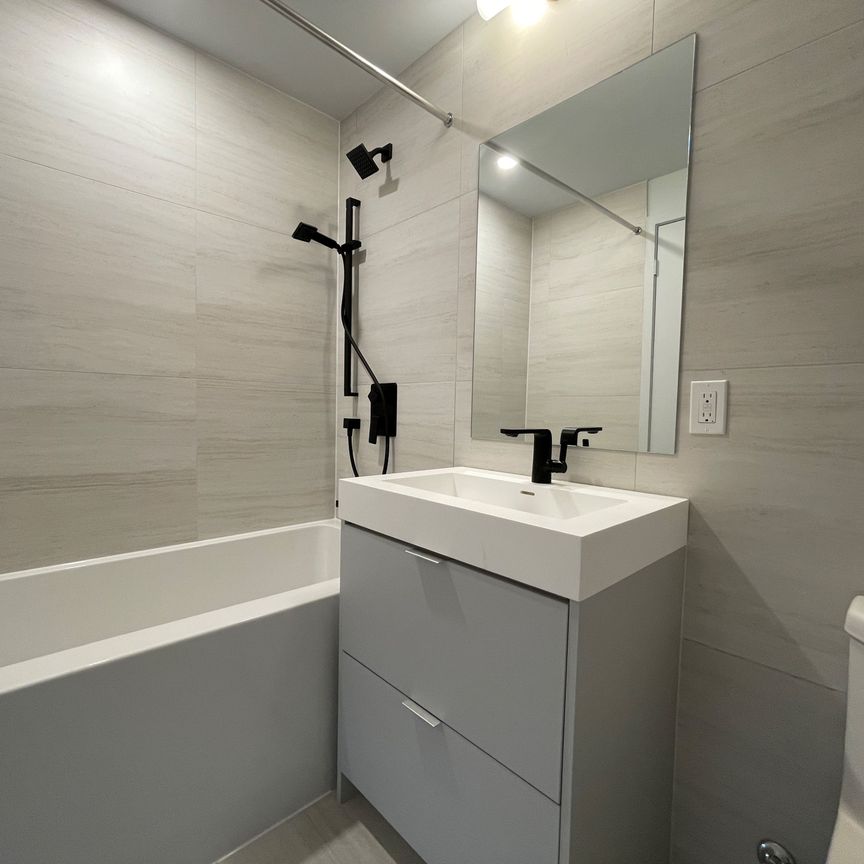 For Lease - 2920 Highway 7 Road Unit# 402, Vaughan, Ontario - Photo 1