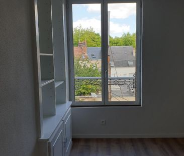 Location Appartement 2 pièces 63m² - Photo 3