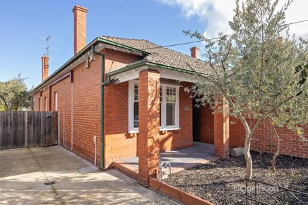 107 Normanby Rd, Caulfield North VIC 3161 - House For Rent | Domain - Photo 4