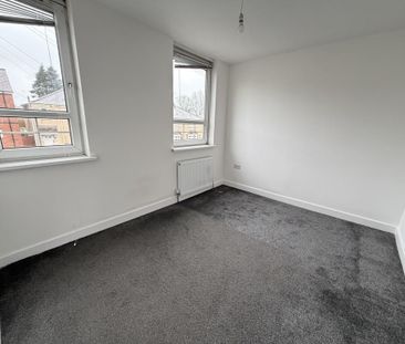 3 bedroom end of terrace house to rent - Photo 1
