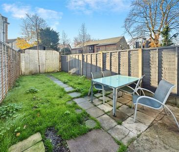 3 bedroom terraced house to rent - Photo 6