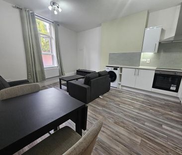 2 bedroom flat to rent - Photo 5