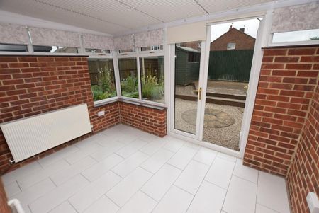 2 bedroom townhouse to rent - Photo 2