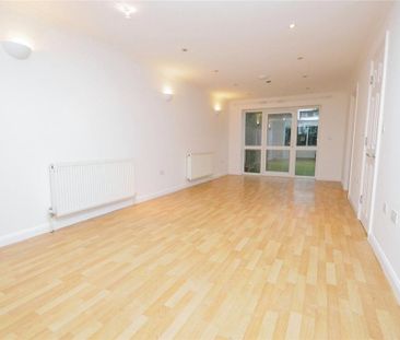4 bedroom semi-detached house to rent - Photo 1
