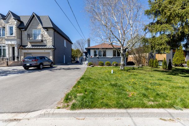 For Lease - 333 Paliser Crescent, Richmond Hill, Ontario - Photo 1