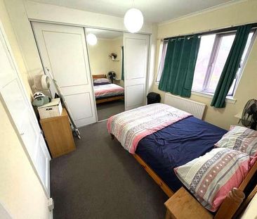 Green Lane, St. Albans, AL3 - Photo 2