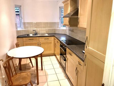 2 bedroom flat to rent - Photo 4