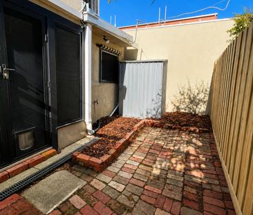Charming 2-Bedroom Home in Yarraville! - Photo 1