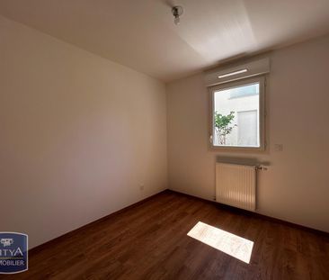 Location Appartement 3 pièces 63m² VILLEFRANCHE SUR SAONE 69400 - Photo 2