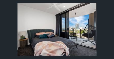 BONUS POTENTIAL SMALL SECOND BEDROOM/ MEDIA OR STUDY! - Photo 4