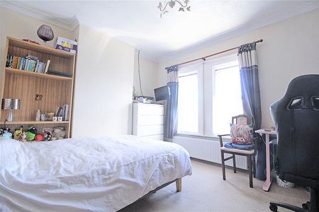 Belle Vue Road, Aldershot, Hampshire, GU12 - Photo 3