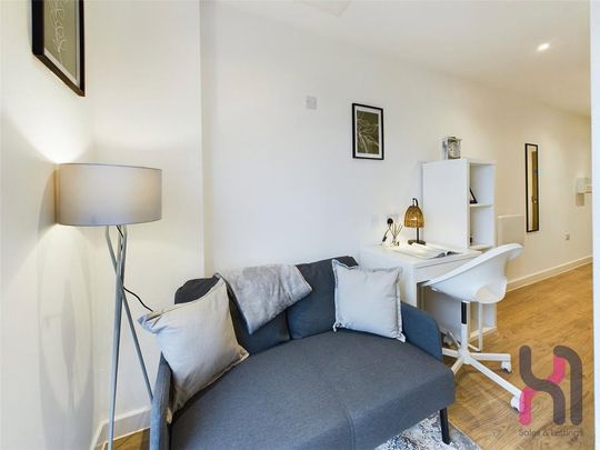 Studio to rent - Photo 1