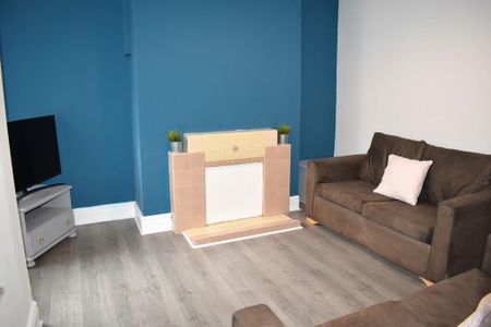 3 bedroom terraced house to rent - Photo 3