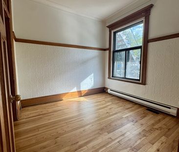Villeray - Superbe 4 Chambres + Sous-Sol - Photo 2