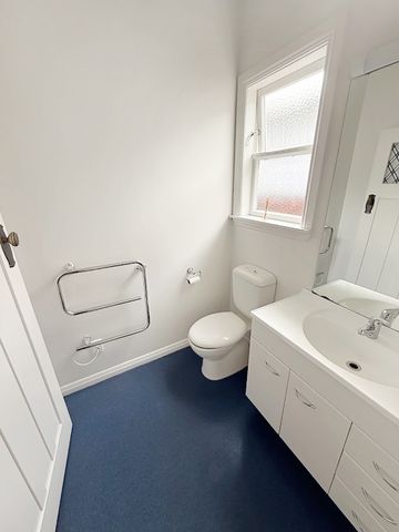 22 Riddlers Crescent, Petone - Photo 4