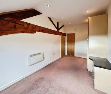 2 bedroom penthouse to rent - Photo 6