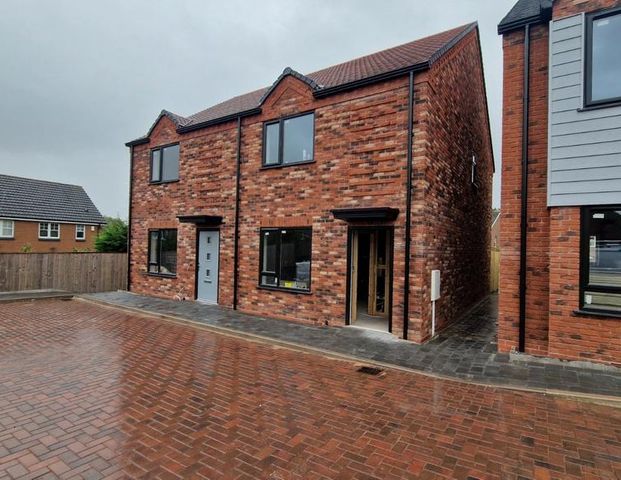 2 bedroom semi-detached house to rent - Photo 1