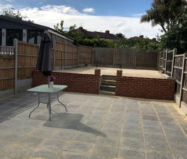 1 bedroom in a house share to rent - Photo 5