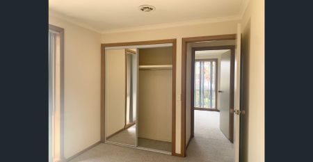 17 South Avenue, Altona Meadows, Vic 3028 - Photo 3