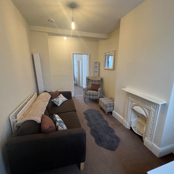 2 Bed Flat, Colwick Road Nottingham, NG2 - Photo 1