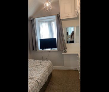 Room in a Shared House, London, SE3 - Photo 4