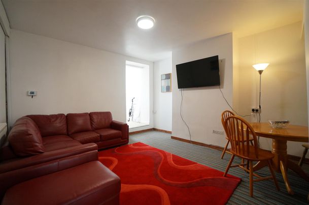 70 Ambrose Street - Photo 1