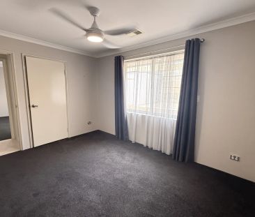 Spacious Coastal Family Living with Side Access - Just 800m to Melr... - Photo 3