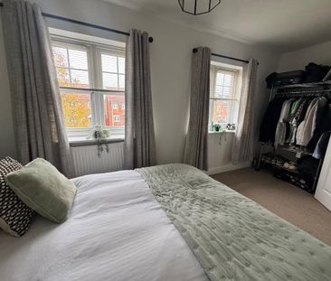 3 bedroom end of terrace house to rent - Photo 4