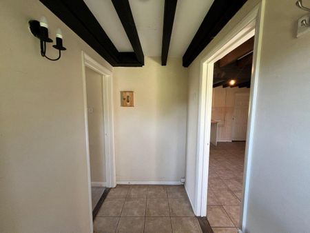2 bedroom semi-detached house to rent - Photo 5
