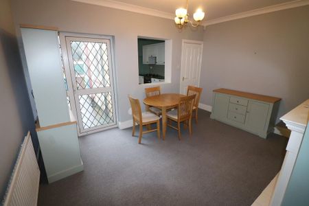 2 bedroom terraced house to rent - Photo 4