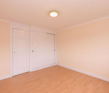 4 bedroom semi-detached house to rent - Photo 4