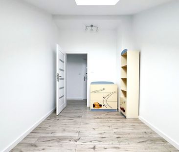 CICHE, DWUPOZIOMOWE – 25 MINUT OD PAŁACU KULTURY - Zdjęcie 4