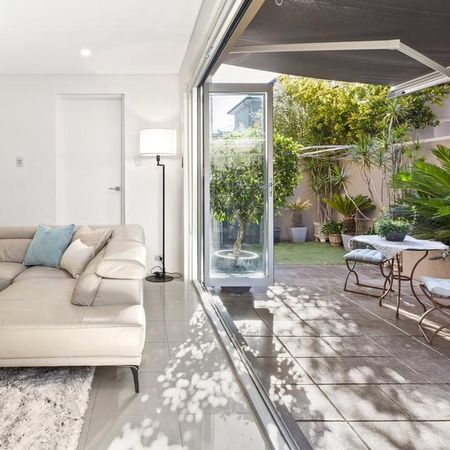 Executive Living in the Heart of the City! - Photo 3