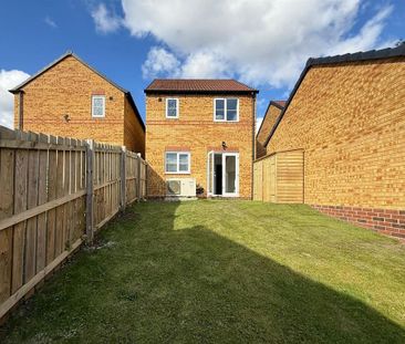 3 bedroom detached house to rent - Photo 3