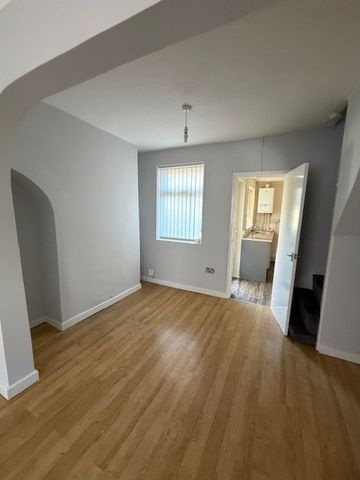 2 Bed Terraced House, Gordon Street, L15 - Photo 4