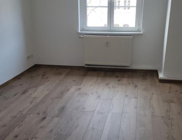 Dachgeschosswohnung mit Balkon in ruhiger Wohnlage! - Photo 1