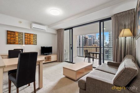 “Beautiful Furnished Apartment in the Heart of City!” - Photo 3