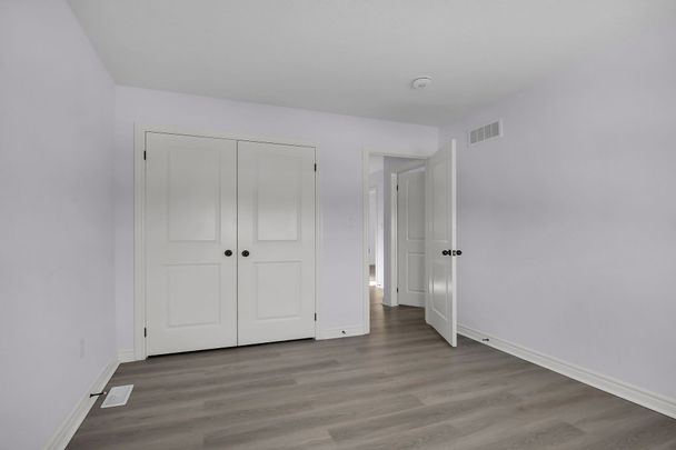 For Lease - 3906 Auckland Avenue, London South, Ontario - Photo 1