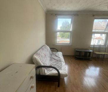 2 bedroom maisonette to rent - Photo 1