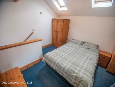 136 Flat C Lawrence Street - Photo 3