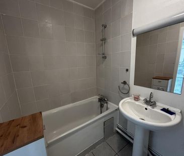 Location Appartement 3 pièces 68m² LE CREUSOT 71200 - Photo 4