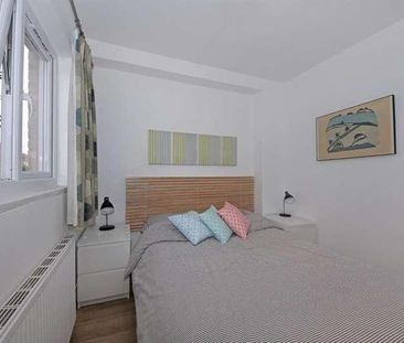 Glencairn Drive, W5 - Photo 5